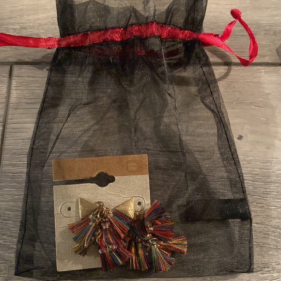 New never worn buckle earrings with tags included backing for earrings and bag - Picture 4 of 5